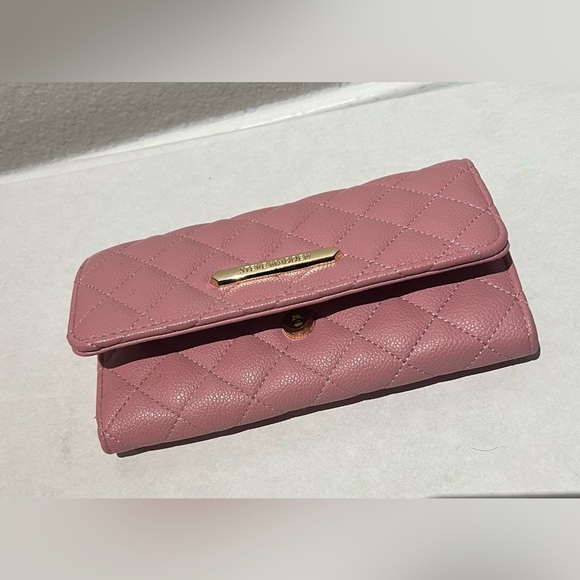 Steve Madden Multiple Compartment One Button Wallet - Picture 4 of 4